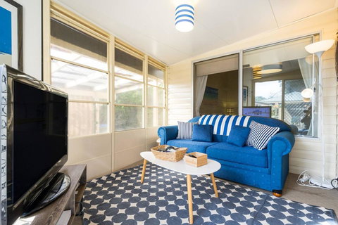 Nautique Beach House - New Castle Holiday 12