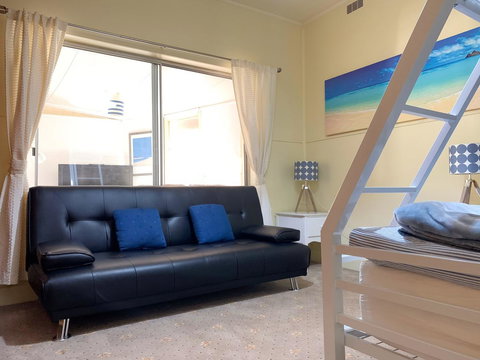 Nautique Beach House - New Castle Holiday 10