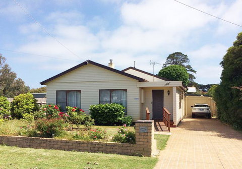 Nautique Beach House - New Castle Holiday 21