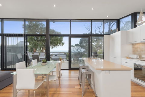 Ocean View Treetops Retreat - New Castle Holiday 12