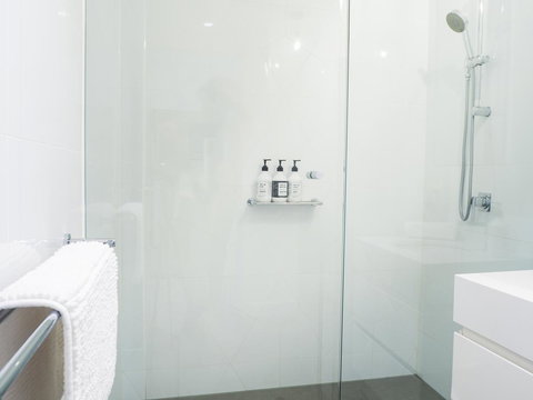 LittleStay Eporo - Central Apartments - New Castle Holiday 12