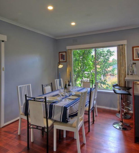 Jacaranda House - New Castle Holiday 3