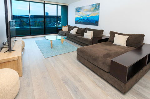 Waterfront Melbourne Apartments - New Castle Holiday 13