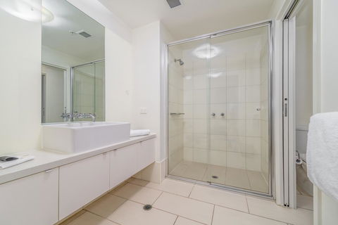 Waterfront Melbourne Apartments - New Castle Holiday 32