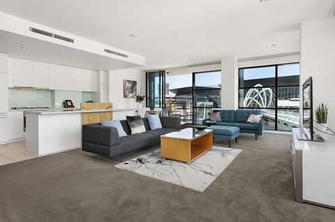 Waterfront Melbourne Apartments - New Castle Holiday 1