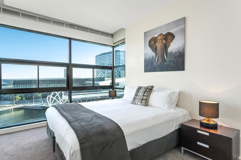 Waterfront Melbourne Apartments - New Castle Holiday 7