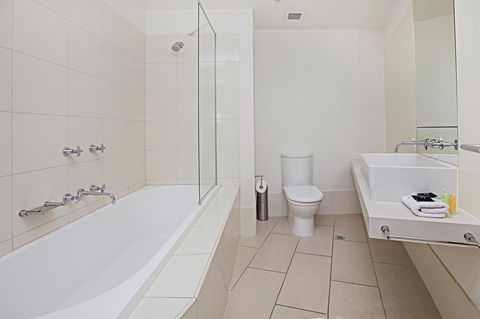 Waterfront Melbourne Apartments - New Castle Holiday 29