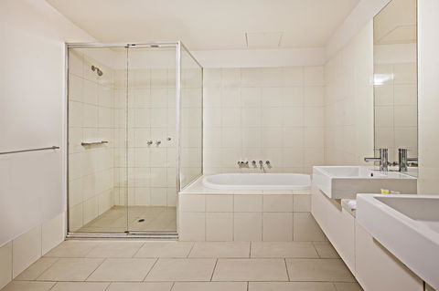 Waterfront Melbourne Apartments - New Castle Holiday 34