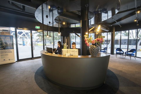 Waterfront Melbourne Apartments - New Castle Holiday 6