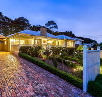 Lovely 5BR full house in Glen Waverley walk to train bus  shops - New Castle Holiday