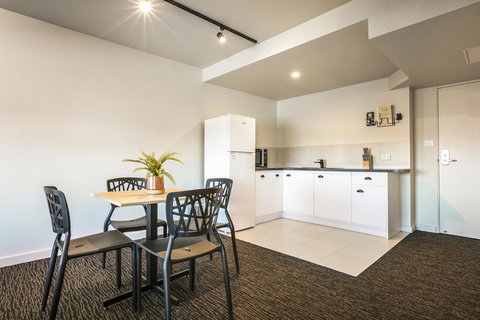 Nightcap At The Cheeky Squire - New Castle Holiday 17