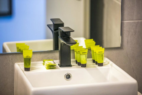 Nightcap At The Cheeky Squire - New Castle Holiday 14