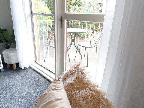 North Melbourne Retreat - New Castle Holiday 14