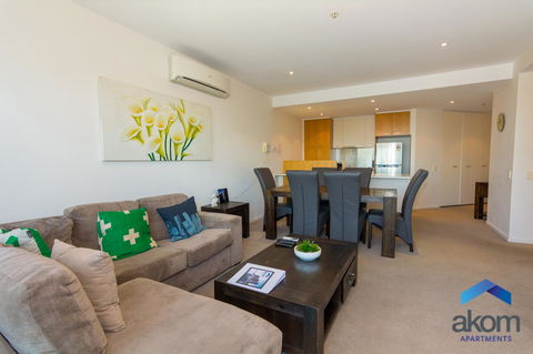 AKOM AT Docklands - New Castle Holiday 7