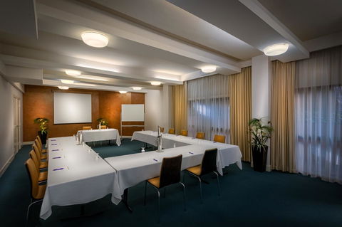 BEST WESTERN PLUS Travel Inn - New Castle Holiday 18