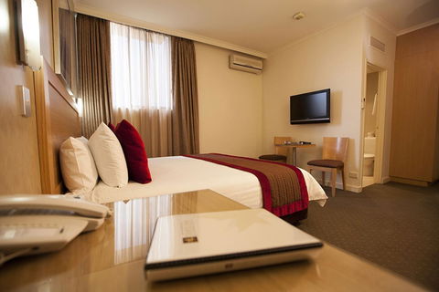 BEST WESTERN PLUS Travel Inn - New Castle Holiday 41