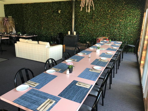 Mountain Creek Motel Bar & Restaurant - New Castle Holiday 38