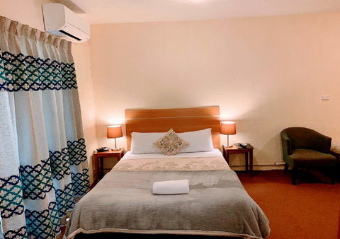 Mountain Creek Motel Bar & Restaurant - New Castle Holiday 2