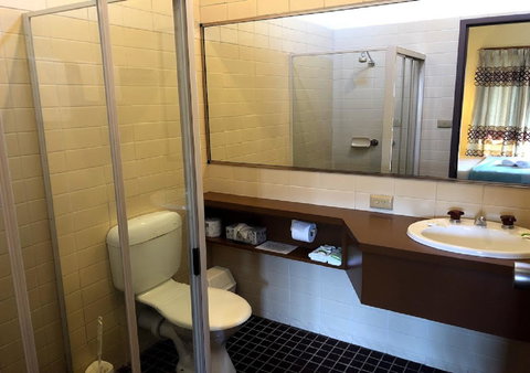 Mountain Creek Motel Bar & Restaurant - New Castle Holiday 9