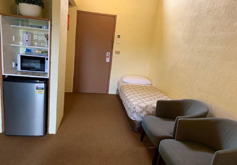 Mountain Creek Motel Bar & Restaurant - New Castle Holiday 28