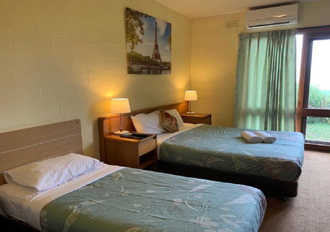 Mountain Creek Motel Bar & Restaurant - New Castle Holiday 32