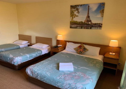 Mountain Creek Motel Bar & Restaurant - New Castle Holiday 36