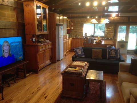 Mud Hollow Barn - New Castle Holiday 13