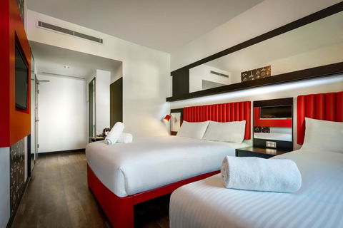 Essence Hotel Carlton - New Castle Holiday 16
