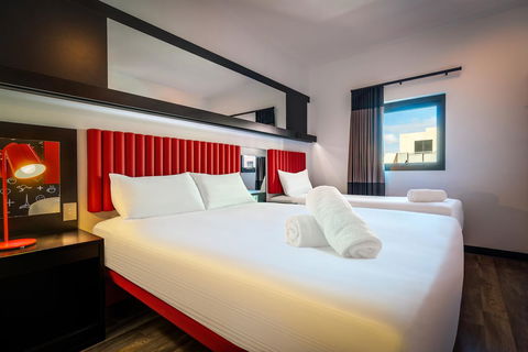 Essence Hotel Carlton - New Castle Holiday 15