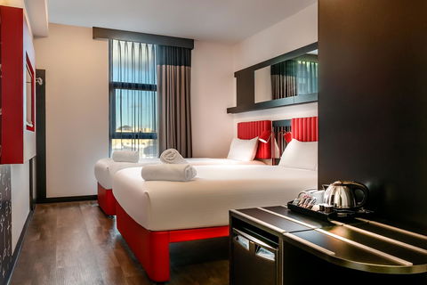 Essence Hotel Carlton - New Castle Holiday 8