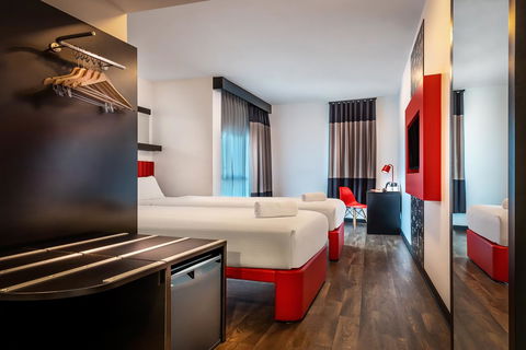 Essence Hotel Carlton - New Castle Holiday 11