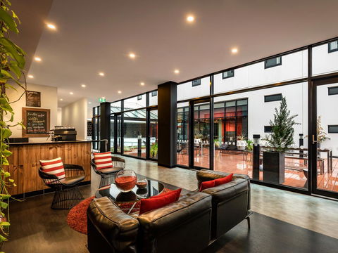 Essence Hotel Carlton - New Castle Holiday 1