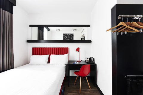 Essence Hotel Carlton - New Castle Holiday 39