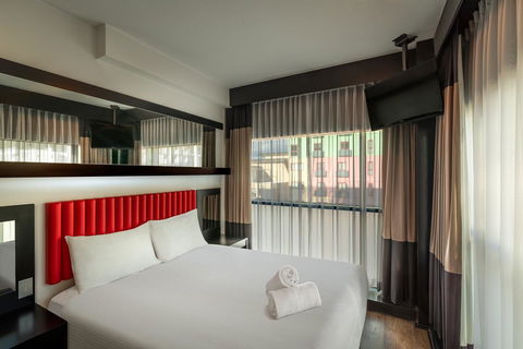 Essence Hotel Carlton - New Castle Holiday 6