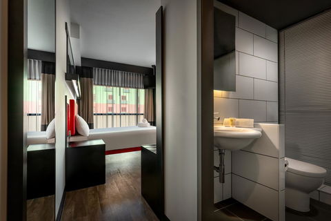 Essence Hotel Carlton - New Castle Holiday 5