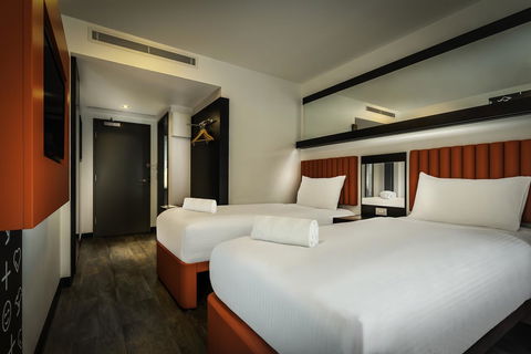 Essence Hotel Carlton - New Castle Holiday 9