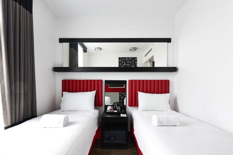 Essence Hotel Carlton - New Castle Holiday 35