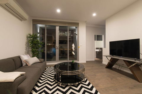 Doncaster Private Collection 2 Bed Townhouse@Pearl - New Castle Holiday 1