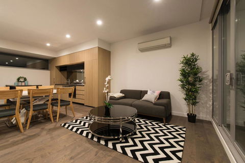 Doncaster Private Collection 2 Bed Townhouse@Pearl - New Castle Holiday 3