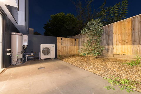 Doncaster Private Collection 2 Bed Townhouse@Pearl - New Castle Holiday 12