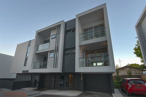 Doncaster Private Collection 2 Bed Townhouse@Pearl - New Castle Holiday 15