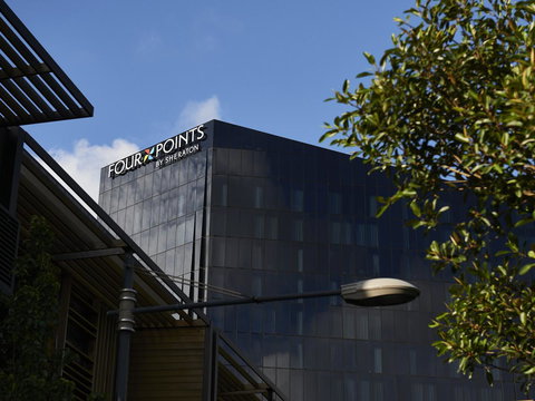 Vibe Hotel Melbourne Docklands - New Castle Holiday 20