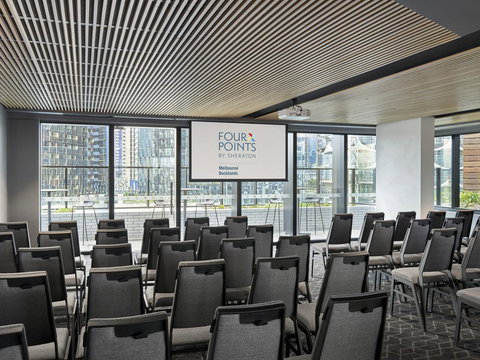 Vibe Hotel Melbourne Docklands - New Castle Holiday 30