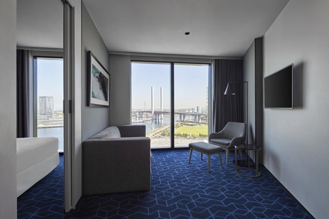 Vibe Hotel Melbourne Docklands - New Castle Holiday 2