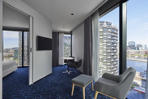 Vibe Hotel Melbourne Docklands - New Castle Holiday 3