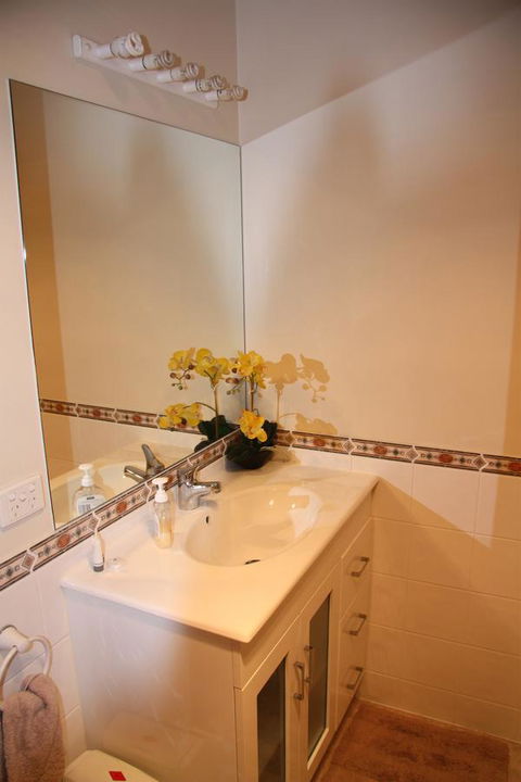 Shady Brook Cottages - New Castle Holiday 28