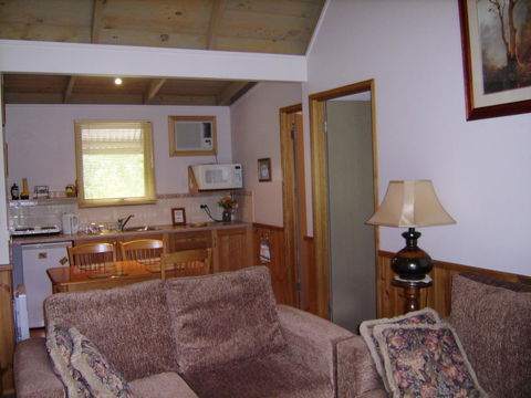 Shady Brook Cottages - New Castle Holiday 22