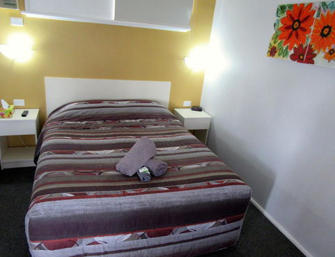 The Highlander Motel - 24HR Check In - New Castle Holiday 13