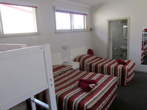 The Highlander Motel - 24HR Check In - New Castle Holiday 23