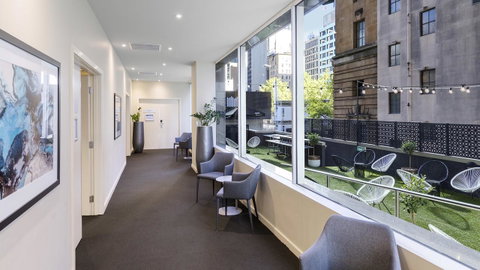 Oaks Melbourne On Market Hotel - New Castle Holiday 12